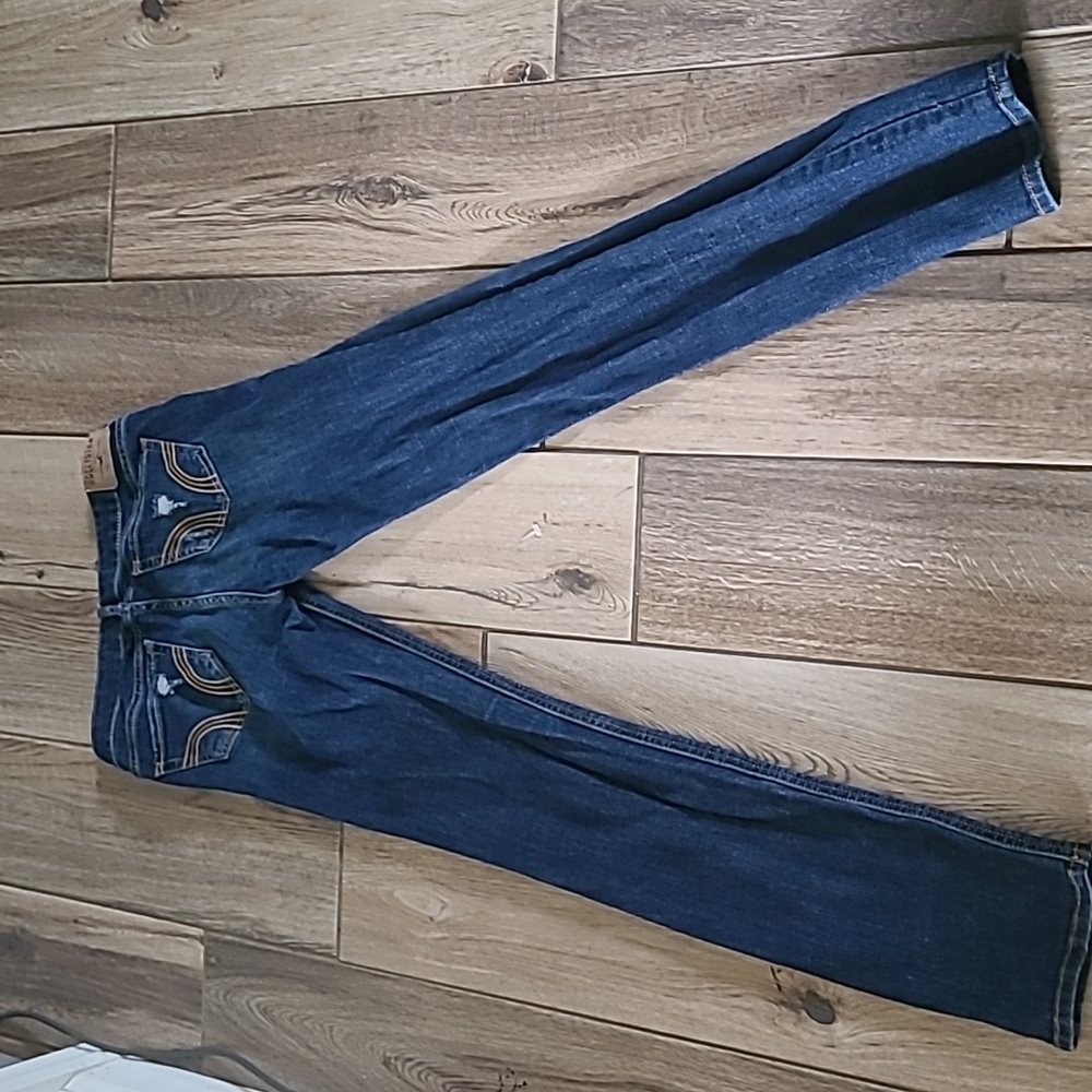 Hollister Jean - Picture 5 of 5